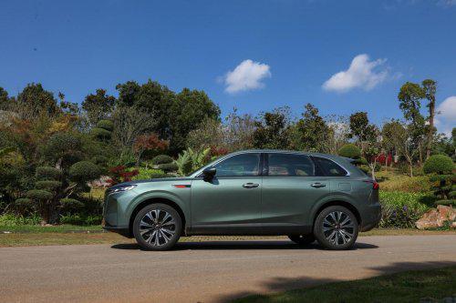 红旗HS6！“新一代奶爸神车”专为家庭而来不朽情缘正规网站适合家用的智驾SUV推荐(图5)