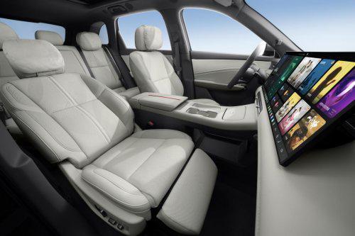 红旗HS6！“新一代奶爸神车”专为家庭而来不朽情缘正规网站适合家用的智驾SUV推荐(图6)